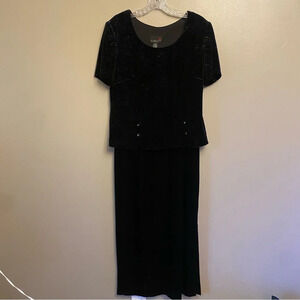 Vintage Scarlett dress size 9 / 10 solid black velvet dress leaf pattern